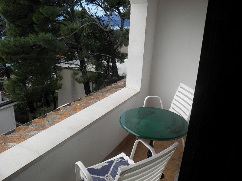 Apartments Angela - With Beautiful Courtyard Brela Esterno foto